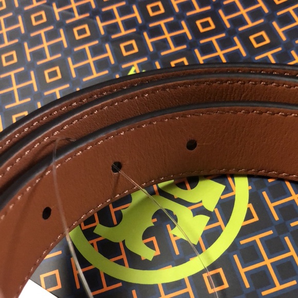 New with tags ❤️Authentic 1.5” Tory Burch Black/ Tan Reversible belt - Picture 3 of 4